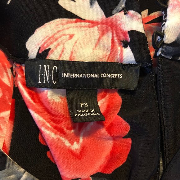 INC International Concepts Fitted Top: Size S - Picture 13 of 13